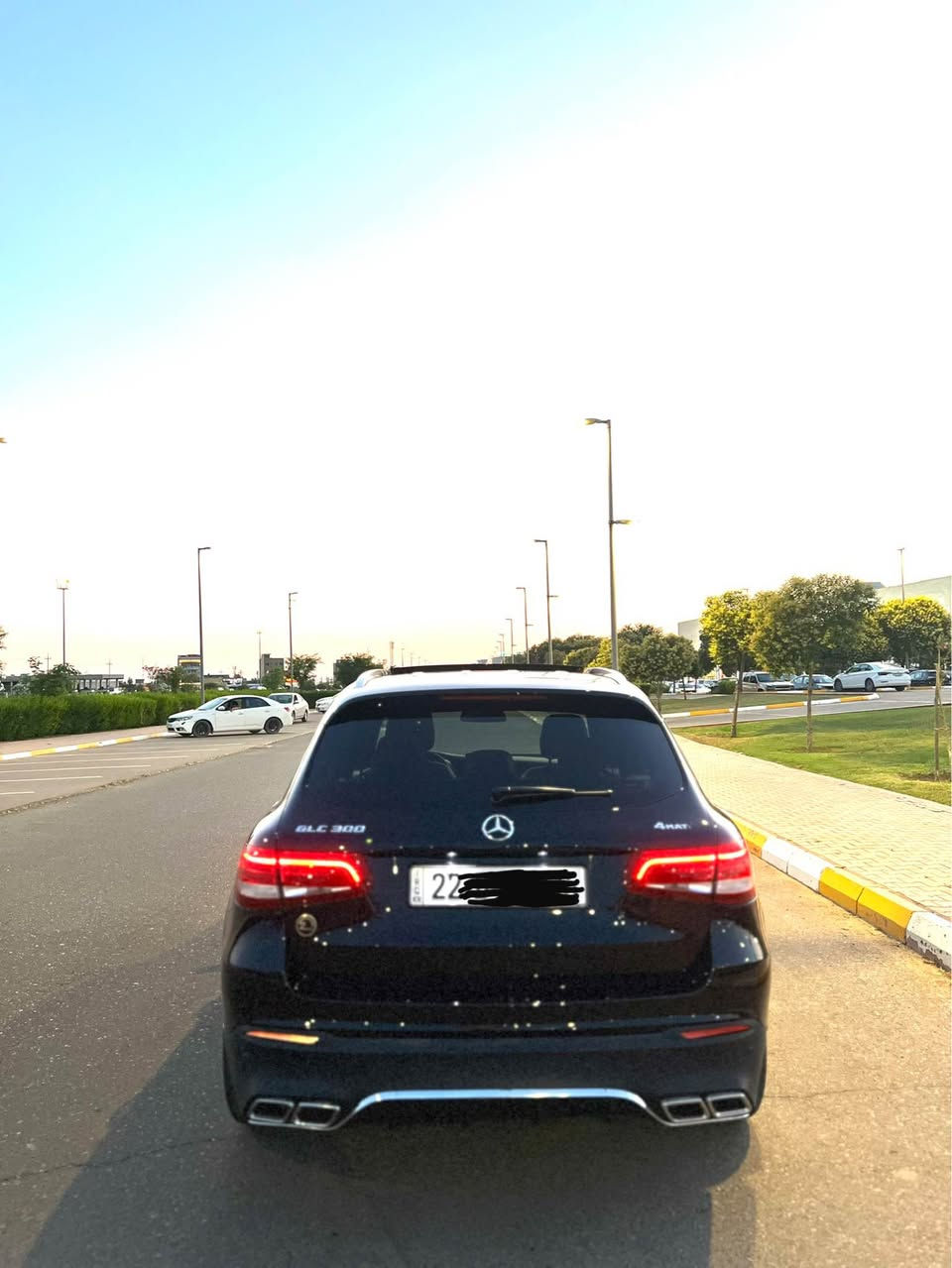 Mercedes Benz Glc 2017للبيع                                 سه ياره بدون صبغ حتا دعامي مابي صبغ بس ٢مكان صغير pdr  سه ياره جديد فول فول مواصفات پانؤراما رادار مرايه مرايه كهره با رادار كلشي بشرت سعر ٢٣٨بيها مجال ✅✅📞***********عندي واتساب كوره ك أربيل, العراق
