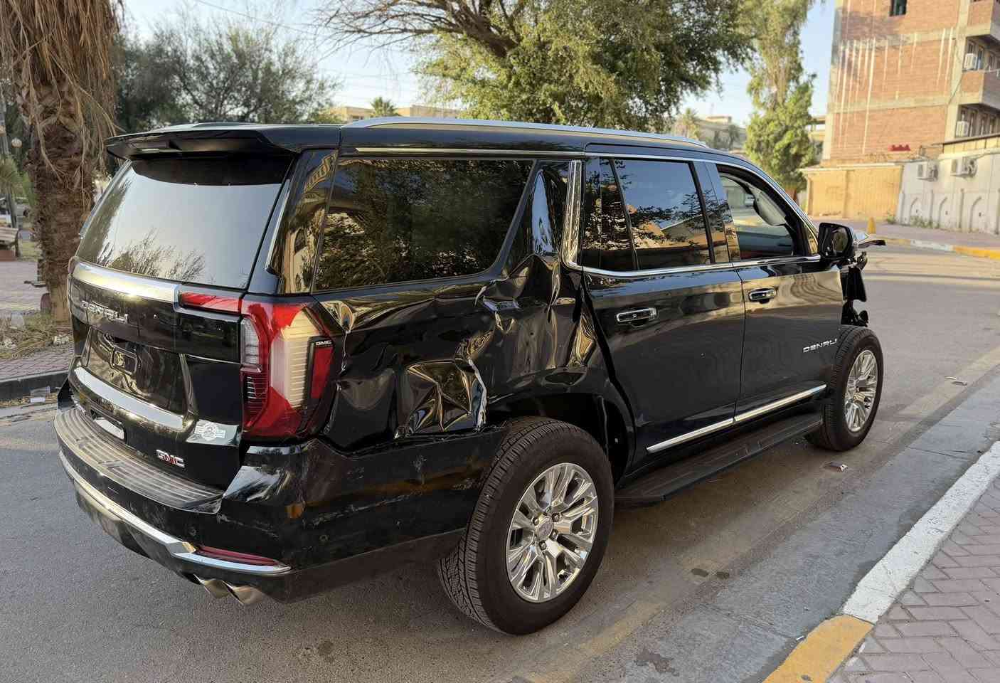 بسعر (430$)  2025 GMC YUKON DENALI
يوكن دينالي بترة 2025 الشكل الجديد فول 1/1 اعلى فئة باليوكن / بانوراما / شاشات خلفية بلاد / 5 كامرات / رادارات / اوتوبارك / نظام اليكسا / داتاشو امامي / سستم صوت بوس /

وصلت بغداد‼️تشتغل وتمشي سيارة خير من الله جديدة حيل
حادث كما موضح بالصور فقط … ✅ جاملغين وبنيد ‼️

الرادار الامامي والكاميرا موجودة مالتها / جاملغ امامي موجود بالصور منزلة / غاز التبريد مالتها البلادي مطاير 👍

تحتاج لايتات ودعامية امامية فقط ‼️واضحة بالصور …

ماشية 6 الف ميل فقط زيرو ‼️
ايرباكات دركة وبردة فقط ✅ 

داخلة بكتاب شهداء سكن بغداد معفي رقم مجاني ✅

سعر السيارة ‼️430$ ‼️430$ ‼️على وضعها ✅

مكاني الاعظمية للاستفسار اتصل ***********
