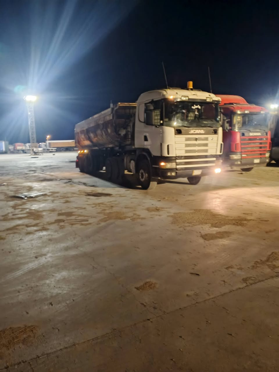 ياالله سكانيه لبيع مديل 2002راس قاطره قلاب سنويه 2030رقم مثنى قماره مكفوله لا صبق ولا ظربه مكينه 6بم ونوزل جديده كير 4ب4 شاصي مكفول باج بطن بلادي عربانه حوظيه مكفوله تخم تاير راس وعربانه جاهزه لشقل سياره مواصفات دوله سبرنك وره وكدام اكسن سربس عنوان بصره سياره موجوده بمنفذ لشلامجه سعر 235 خوان سيارة جوه شقل *********** وليد
