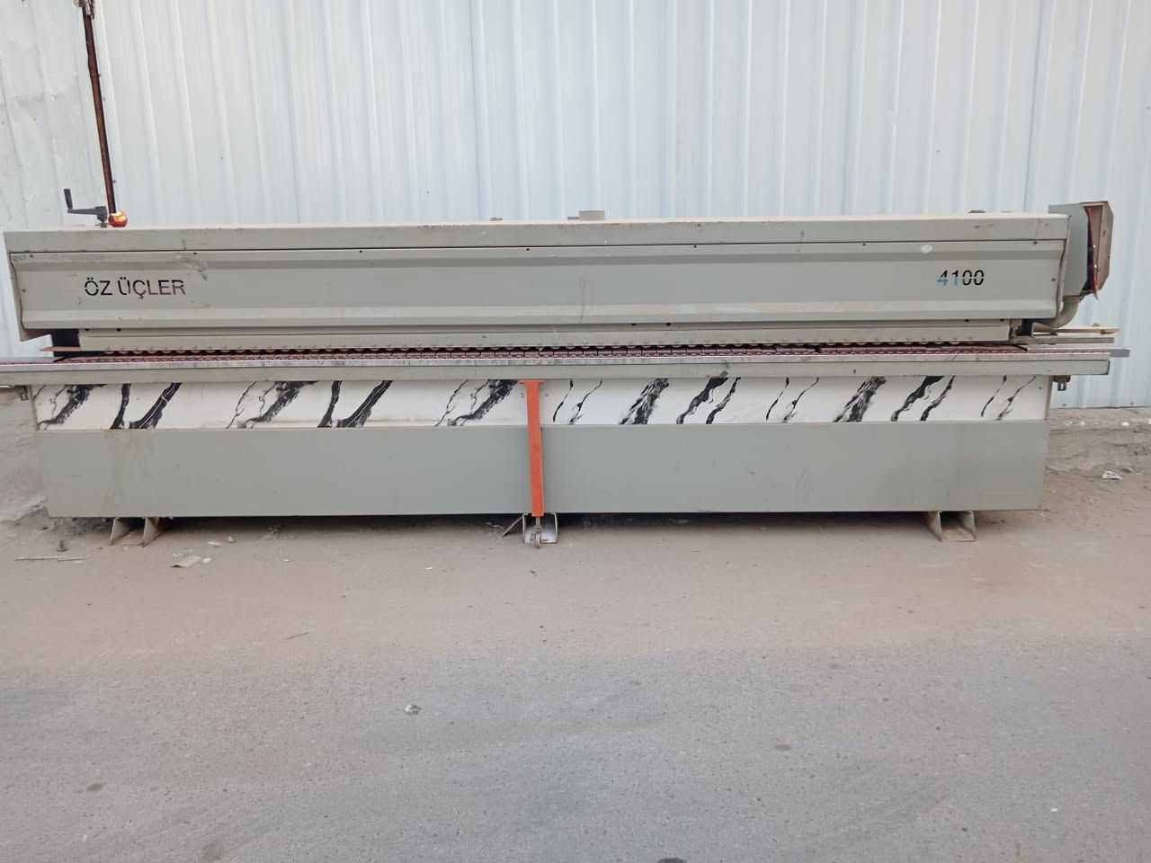 السلام عليكم مكينة شريط pvc اربع مراحل هية  7مراحل بس اني ابيع 4 مكينه نظيفه مكان المكينه بغداد الدورة  للاتصال والاستفسار على الرقم ***********
