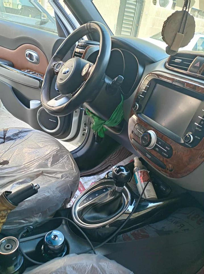 كيا صول2018

بيع فقط ⛔️ السعر 120 وبيها مجال 

بيها قطعتين صبغ بدون دواخل

المواصفات

ابواب بصمة

تشغيل بصمة 

داخل جلد 

داخل صاج 

شاشه جبيره وكامره 

شاشه اعطال بل دشبول 

شاشه ابل كار بلي 

تحكمات ستيرن 

كروس سرعه

حساسات اطارات 

3وضعيات قياده 

‏Sport-smart-NoRmAL

ماشية 57 ميل 
 

مكينه 2000 Gdi 

كير 8نمر سبورت 

مكان السياره النجف الاشرف 

السيارة رقم بغداد انكليزي 

السعر $120 وبيه مجال

***********
