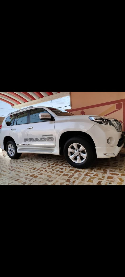 السلام عليكم 
للبيع برادو TXL 2010 ابيض صدفي محدث 2017 فقط الدعامية والعطر واللايت 
ماشية 126 الف بدون حادث بدون ضرر فقط طخة زغيرة بالباب خلف النفر وبعدها ما مصلحة على وضعها فول مواصفات بس الكشن عادي 
تشغيل بصمة 
ترحيب 
مرايات شفط 
سلايت تنتة 
ثلاث شاشات 
لايت زينون 
كشاف
تبريد ثلاث قطع 
محرك 6 سلندر 
منفذ كهرباء بالصندوك 
حساس 360
كامرى خلفية 
جامات كهربائية 
دبل تانكي 180 لتر 
وبعد هواي مواصفات 
رقمها أربيل بسمي
مكانها موصل الايسر
السعر 285 
***********
***********
وبي مجال للطيبين
