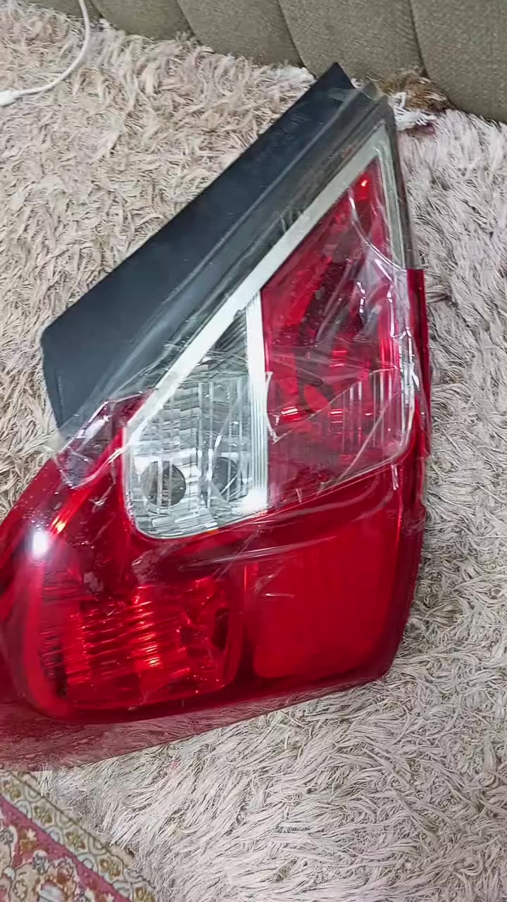 لبيع بك لايت نيسان صني موديل 2019 بي ضرر بسيط بسعر مناسب ***********  جهة اليسرى سعر 15 الف
