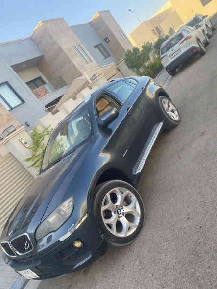 BMW  X6  2009
السعر 110$ 
* المحرك جديد 
*السيارة فول مواصفات (بصمة -دبل تريبو - حساسات امامية وخلفية - اشاير مري -مري وكشنات كهرباء - مقصورة ملكية - بانوراما -ماوس تحكم -ستيرن كهرباء مع تحكم ) 

*السيارة مصبوغة حزام (اخضر غير محدد)  

 ***********
