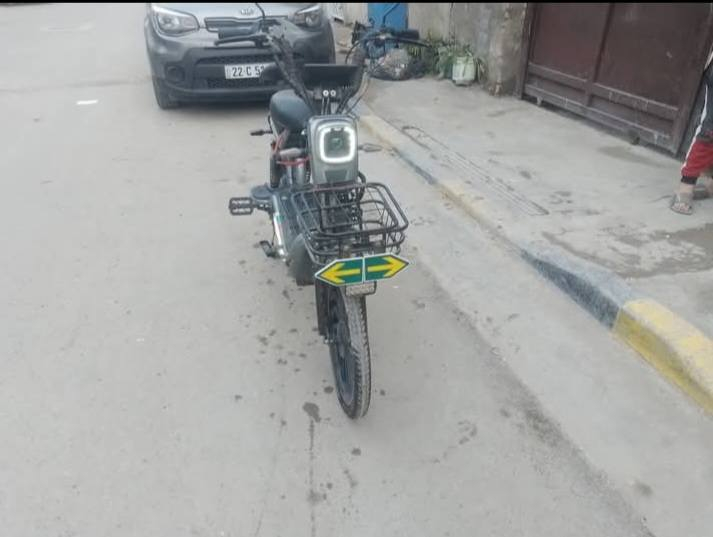 سلام عليكم دراجة شحن للبيع دراجة جهازه مابيه اي نقص حجم 20 بطاريات جديد تشغيل عن بعد بيه بصمه2 و سويج 2 بيه جهاز نذار مانع سرقه ستاند هاتف بيه بلتوث السعر 350 الرقم *********** المكان بغداد حي الجهاد الفرات
