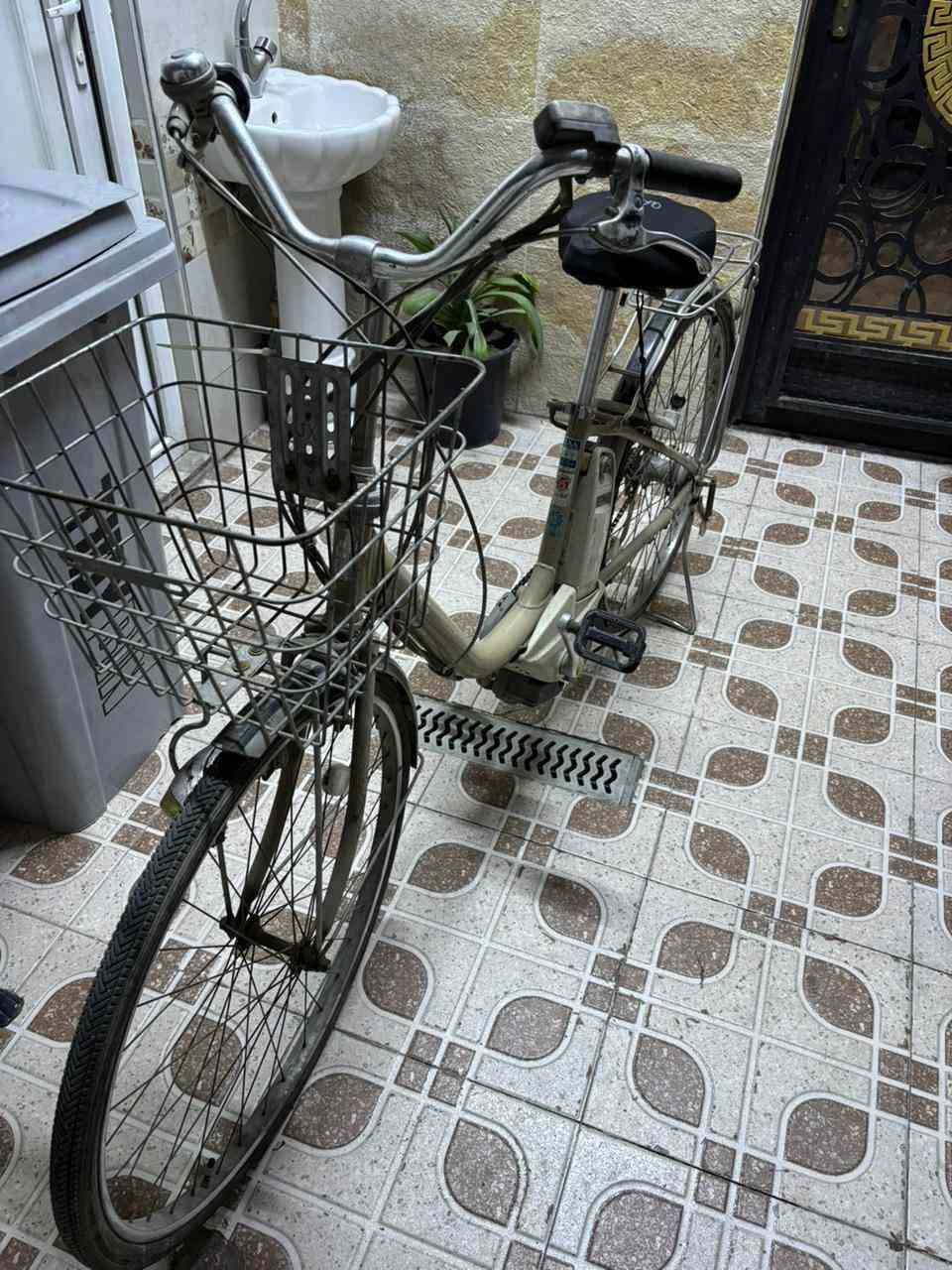 للبيع بي بطاريات ونمر سرعه بي مأطور زياده سرعه وشلعه  ياباني بغداد سعر ٢٢٥      ستفسار ***********
