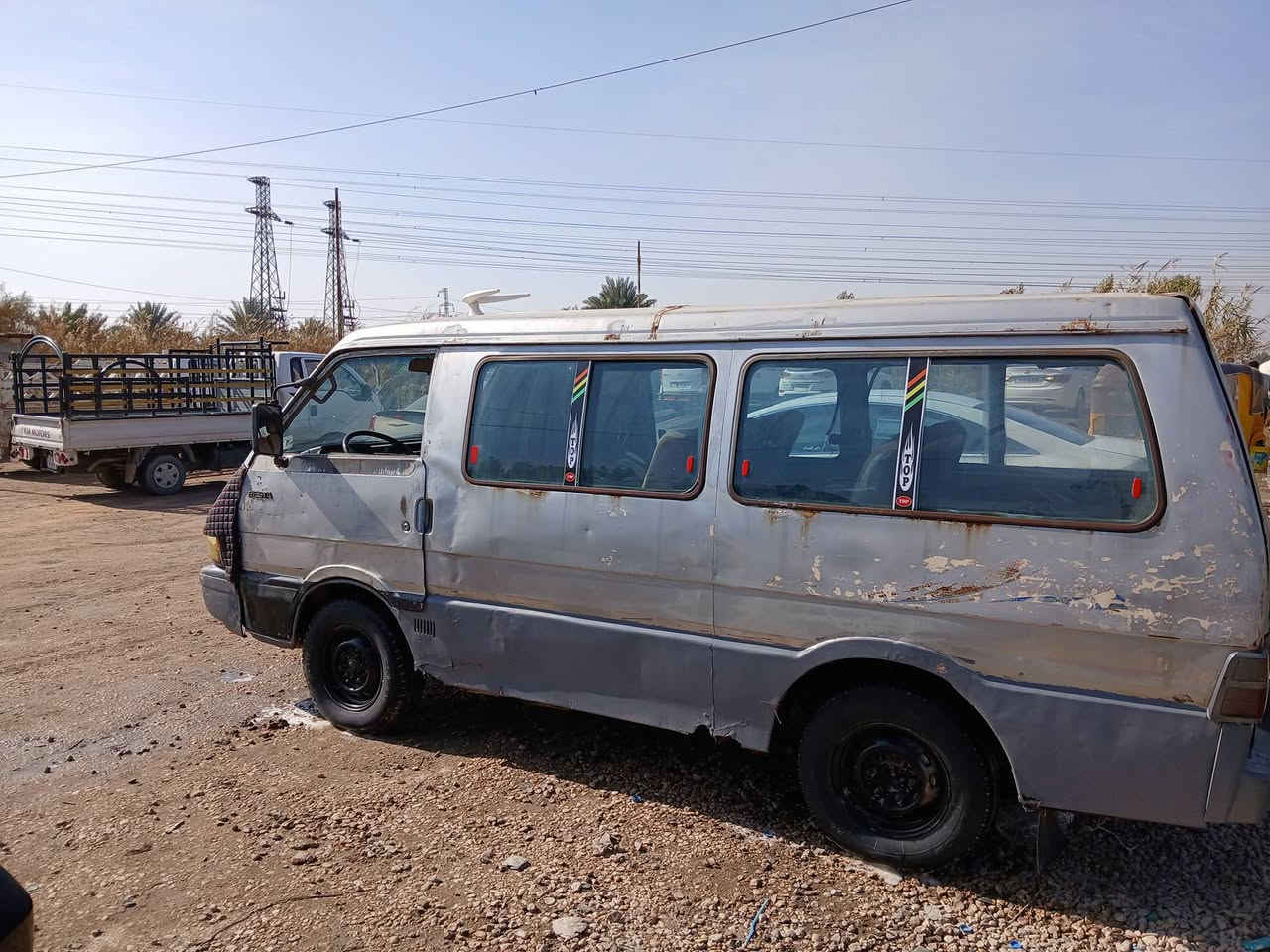 سلام عليكم كيا بستا للبيع موديل 93 رقم ألماني راعيها ميت  مكينه كير اكسل كفاله شواصي كفاله باور شغال باتري جديد   دينمه جديده كاردن جديد  دوشمه حلوه حداديه جديده تايرات زينه بس حجل عوزه ترتيب ابيع هل موجود مكاني بابل القاسم رقم *********** السعر 18 او بيها مجال
