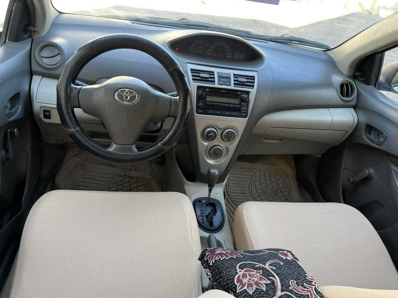 تويوتا يارس موديل ٢٠٠٩ ١بارجه ي سبوخه بي ليدان ناو زه ردو كير توماتيك سنوي نويه سياره كي زور جوانو توندو به نده به شه رتي كيرو مه كينه و ته بريدو ته حويلو غرامه هه موشتيك شوين ئاكري سعري ٨٨ وه ره قه و كميك مجال ره قم موبايل *********** دهوك, العراق
