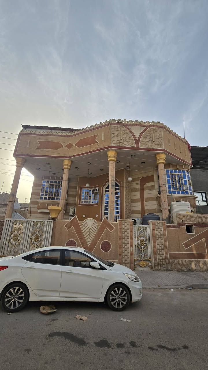توفر دار سكن البيع
العنوان البصره القبله ساحت رمل

مساحه 300م

تكون 9غرف صاله ديوان صحيات 

السعر 600مليون وقبل التفاوض

الستفسار تصل ***********

ابو عباس
