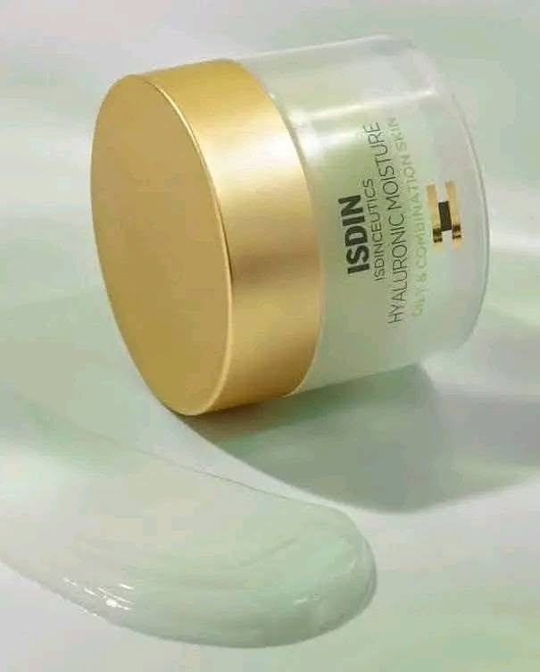 مرطب اسباني طبي  علاجي ل حروق الشمس عرض خاص قطعه ب 12 فقط 
Isdin Hyaluronic Moisture Normal To Dry Skin
 ترطيب الهيلرونيك اسيد يمنع اسمرار البشره مع بداية تقلبات الجو 
أطلق العنان لتدفق دائم من الترطيب مع مرطب الهيالورونيك للبشرة العادية إلى الجافة تم تصميم كريم الوجه سريع المفعول هذا المدعم بحمض الهيالورونيك لتعزيز النعومة و الإشراق تتميز تركيبته الفريدة أيضًا بتأثيرات مضادة للتلوث و تنعيم البشرة مما يساعد على تقليل علامات شيخوخة الجلد.

طريقة الاستعمال : صباحًا و مساءً ضعي مرطب الهيالورونيك للبشرة العادية إلى الجافة على بشرة نظيفة و جافة دلكي بلطف على وجهك و رقبتك حتى يتم امتصاصه بالكامل.


**إذا كنت صاحب هذا الإعلان وتريد حذفه لأي سبب، رجاءا أرسل رسالة إلى الدعم الفني**