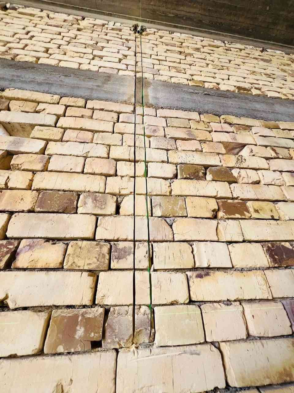 السلام عليكم عامل كهربائي متفرغ للعمل عندي خبرة بالكص اوتسليك وتركيب الانابيب تكعيد بكسات تكعيد بدي سيركت بنلات  مكاني بصره  مركز المدينة  حي الاصدقاء ماعندي وسيله نقل اشتغل باليوميه
هذا رقمي بيه وت ساب ***********
