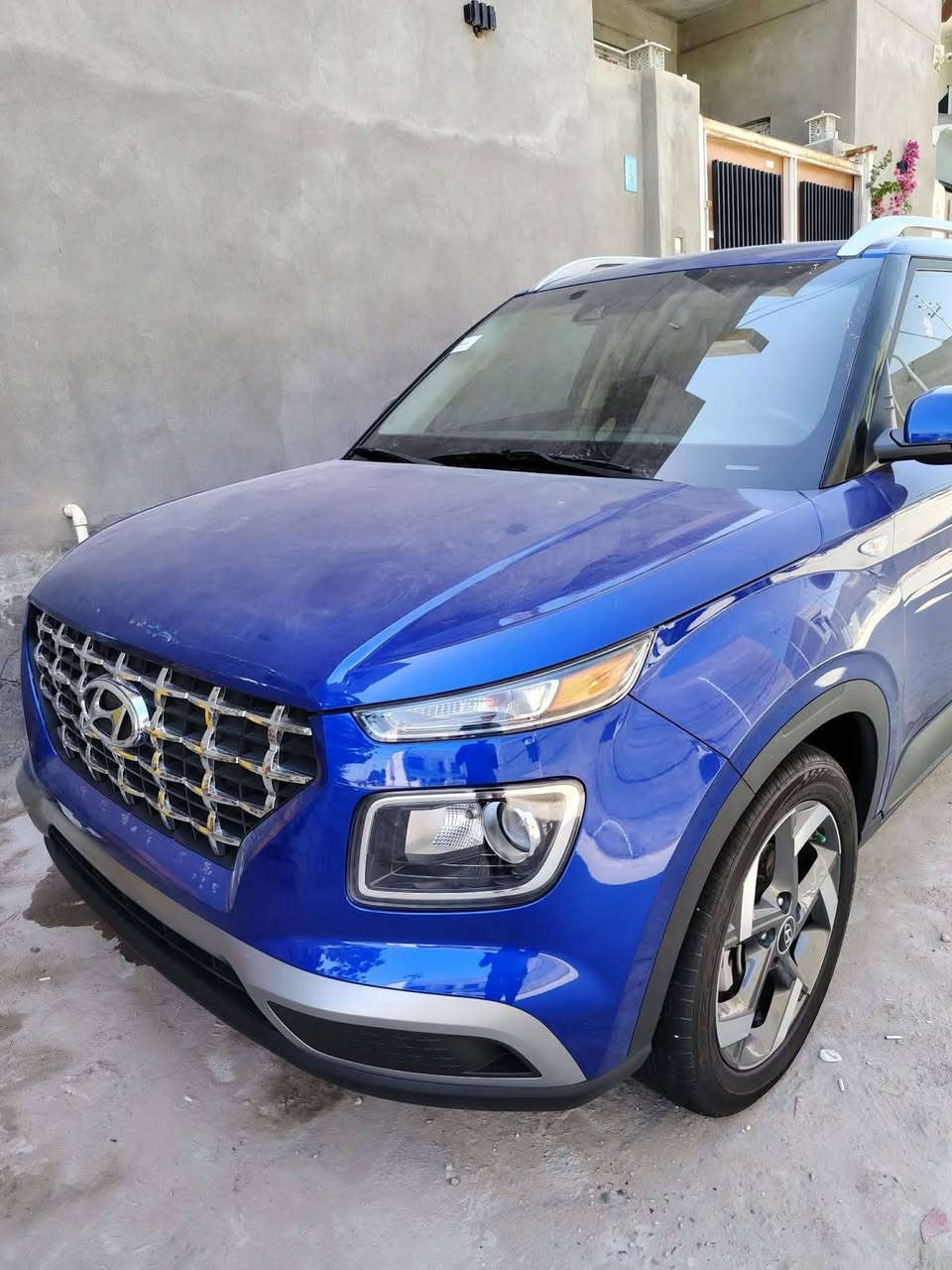 ***********
هونداي فينو ٢٠٢٣ بدون رقم بدون ارباك 
مكفوله السياره بدون صبغ ولا تبديل ولا دواخل حتى الدعاميه بدون صبغ جديده ماشيه ٢٠ الف ميل 
مواصفات فتحه وشاشه دجتل ويل كب كروم ورادارات وتحديد مسار بدون نقص جاهزه 
مكاني بلحله
