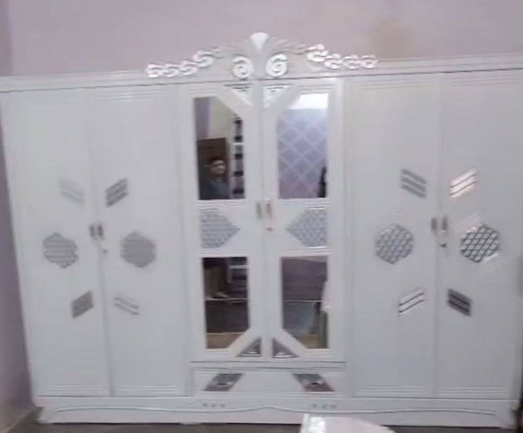 غرفه تركيا جديده. للبيع السعر مليون و150 وبيه مجال المكان. رمادي السجاريه الشراي يتفضل خاص


**إذا كنت صاحب هذا الإعلان وتريد حذفه لأي سبب، رجاءا أرسل رسالة إلى الدعم الفني**