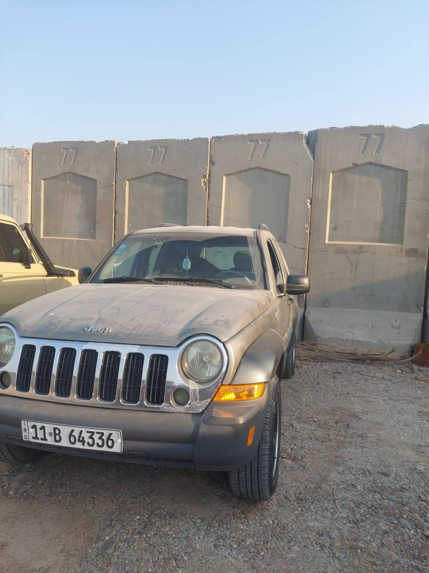 جيب لبرتي موديل 2006 
لون ذهبي 
كير مكينه خير من لله
حداديه خير من لله 
مكينه 3700
تبريد شغال
كهربائيات شغاله 
تخم تاير جديد 
سعر 75 اوبيه مجال
واتس اب *********** بغداد, العراق
