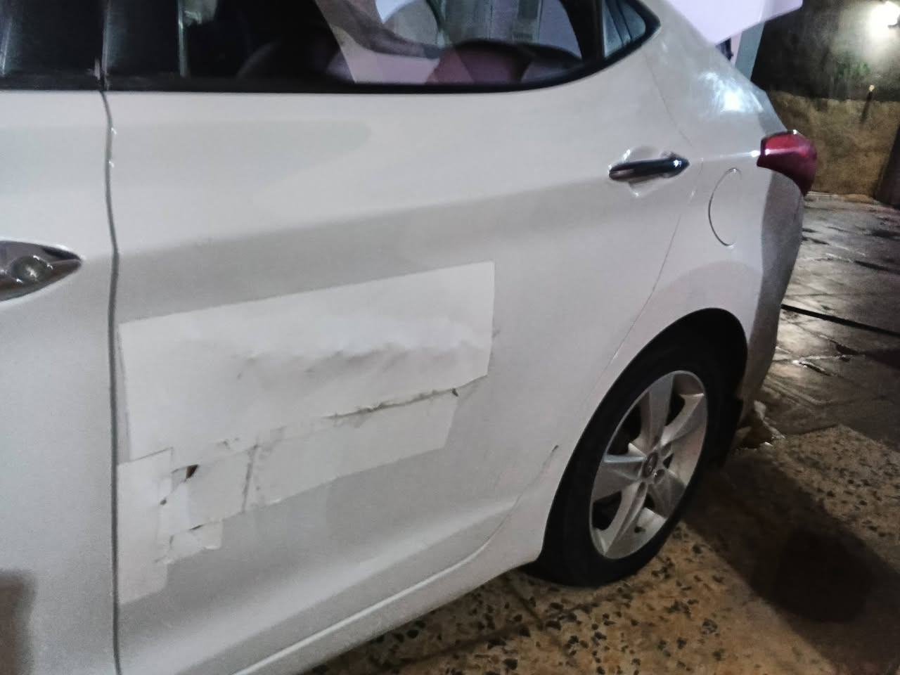 النترا موديل ٢٠١٣ بيها ٣ قطع صبغ مع الباب من ضمنهن يحتاج تبديل كما موضح بالصور وايضا السيارة تحتاج الى تبريد وادامه للصدر السعر ١٠٥ وبيها مجال


**إذا كنت صاحب هذا الإعلان وتريد حذفه لأي سبب، رجاءا أرسل رسالة إلى الدعم الفني**