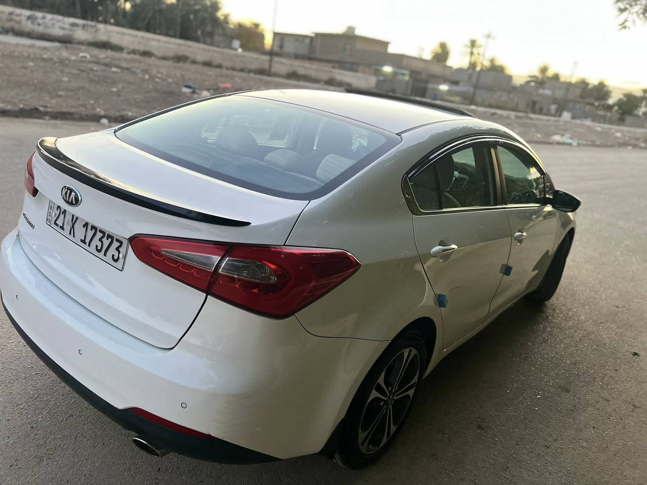 السلام عليكم
كيا سيراتو وارد خليجي 
موديل 2015 
مكفوله كفاله عامه من التبديل والصبغ 
فقط بارد كلش بسيط ع مقدار أربع اصابع
رقم اربيل رقم وسنويه وهزه كله جديد 
السياره باسمي تريد تحويل او وكاله 
محرك 1600 دوش شرط بدون فتح 
محرك كير كفاله شرط بدون فتح 
مواصفات فول الفول عدا البصمه
فتحه سقف 
شاشة كبيره 
كامره دواره 
تبريد قطعتين
شاشه اعطال 
شفتات بلستيرن 
تحكمات أربع جهات 
ويل كب 17 كروم بلادي
اشاير بلمري 
حساس امامي+خلفي 
لد امامي +خلفي
السياره كلش جديده استعمال شخصي 
السعر 128 $ 
للاستفسار *********** 
مكاني بغداد الكرخ حي الجهاد
