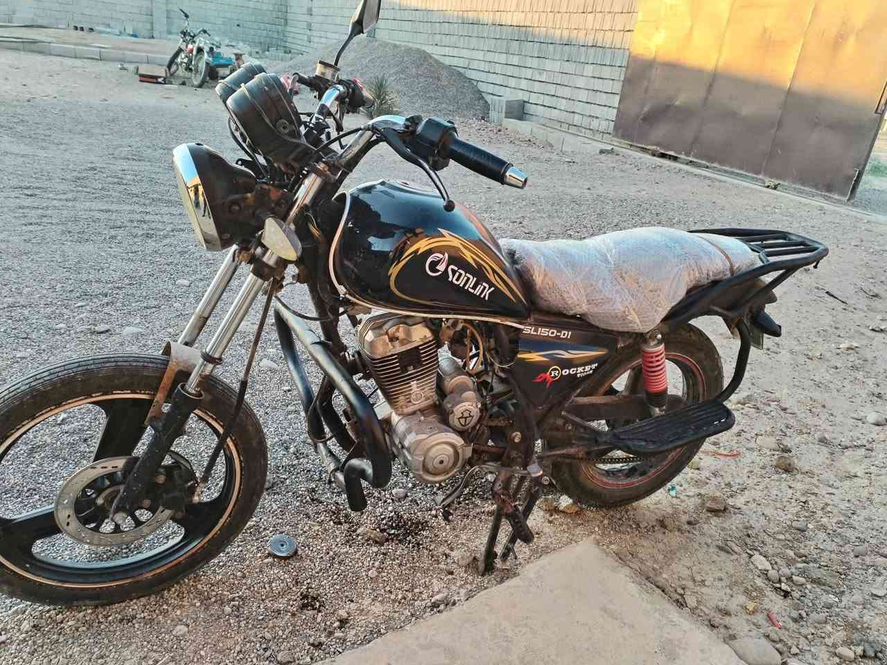 للبيع هيوشه موديل 2020 محرك شرط السعر 300 بيه مجال *********** مكلف بل نشر
