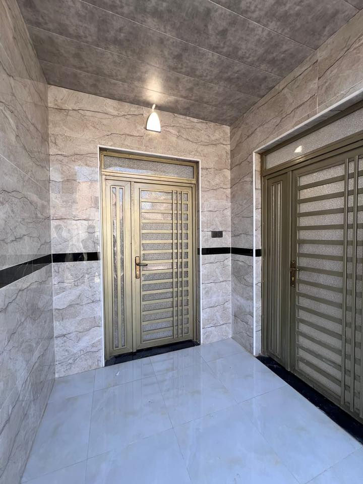 يالله دار للبيع المساحه 320 طابو صرف طابقين يحتوي على 4 غرف وصاله وستقبال وترك خلفي العنوان منطقه البطاط مقابل مدرسه البطاط السعر 175 او بيه مجال للاستفسار ***********
