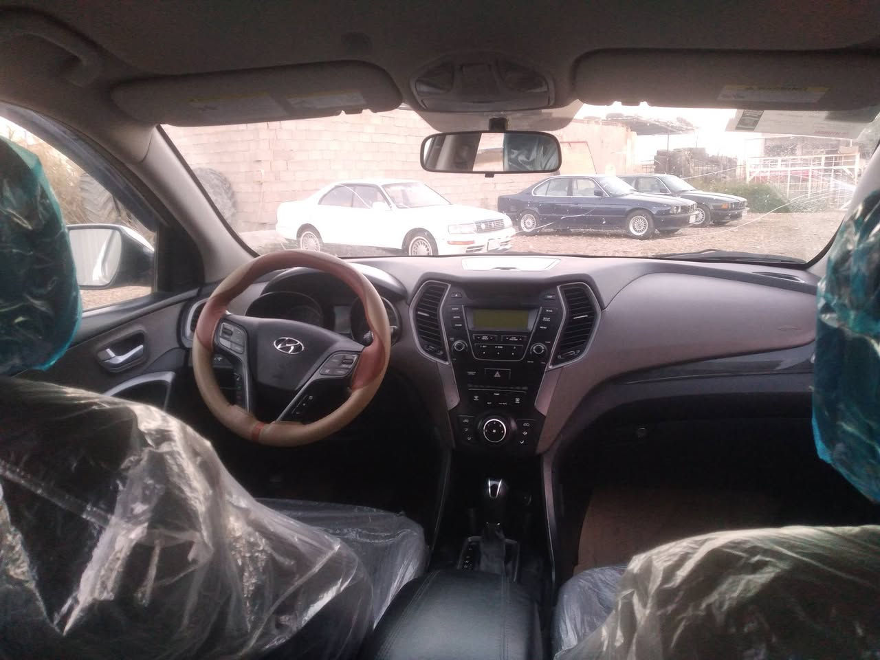 سلام عليكم سنتافي موديل ١٦رقم واسط تحويل مباشر سنويه جديده كير ومحرك مكفولات تخم تاير كهربائيات كل شغاله سياره جاهزه احله من صور بيه صبغ ٣قطع بدون دواخل بيع او مراوس عادي العنوان واسط الزبيديه الاستفسار ***********
