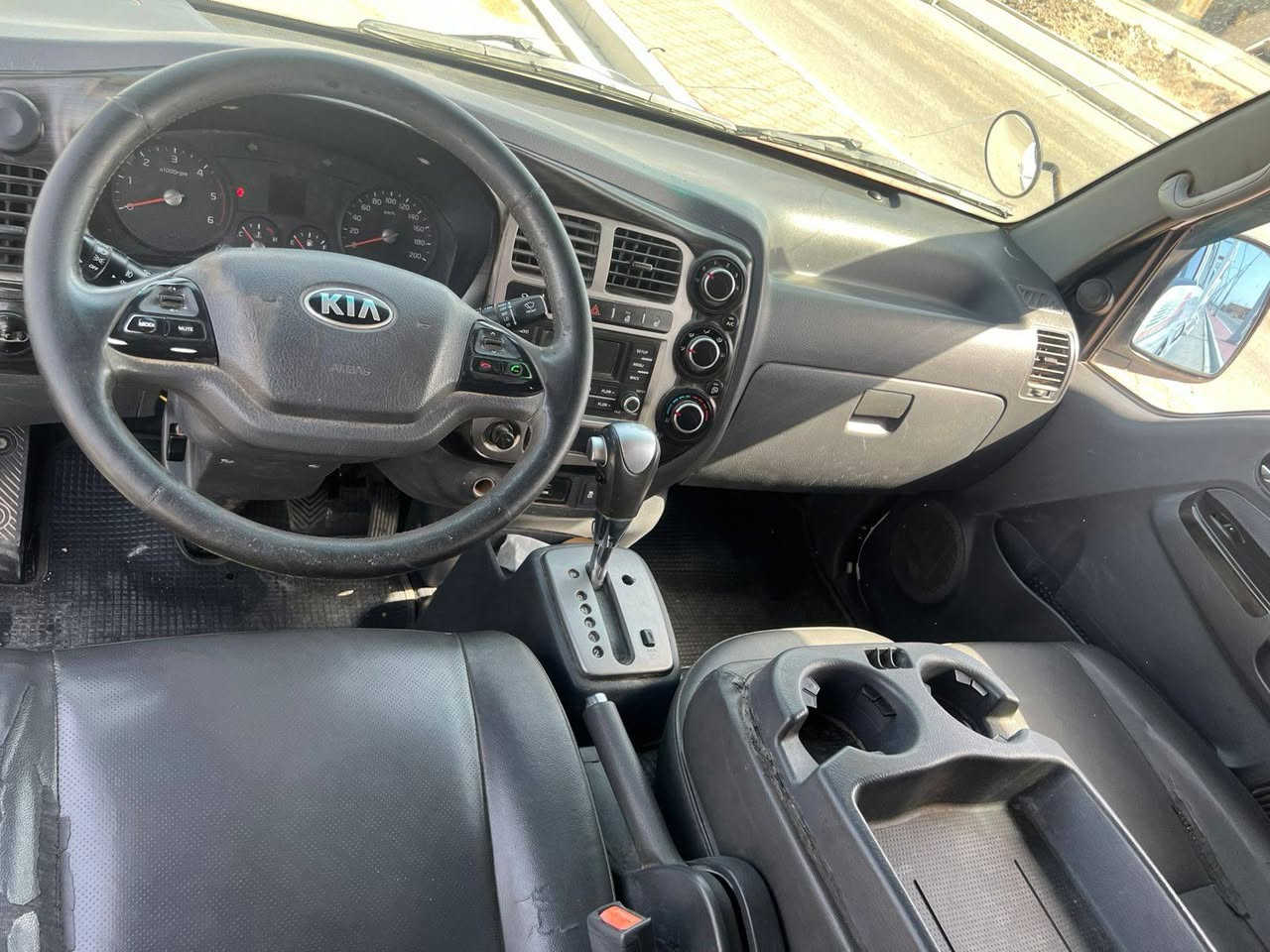 كيا بنكو مكفولة كير مكينه حدادة تبريد شاصي رقم شاصي مكفولات مديل 18 مسكر اوتوماتيك رقم بصره انكليزي سعر 135رقم راعي السيارة ***********
