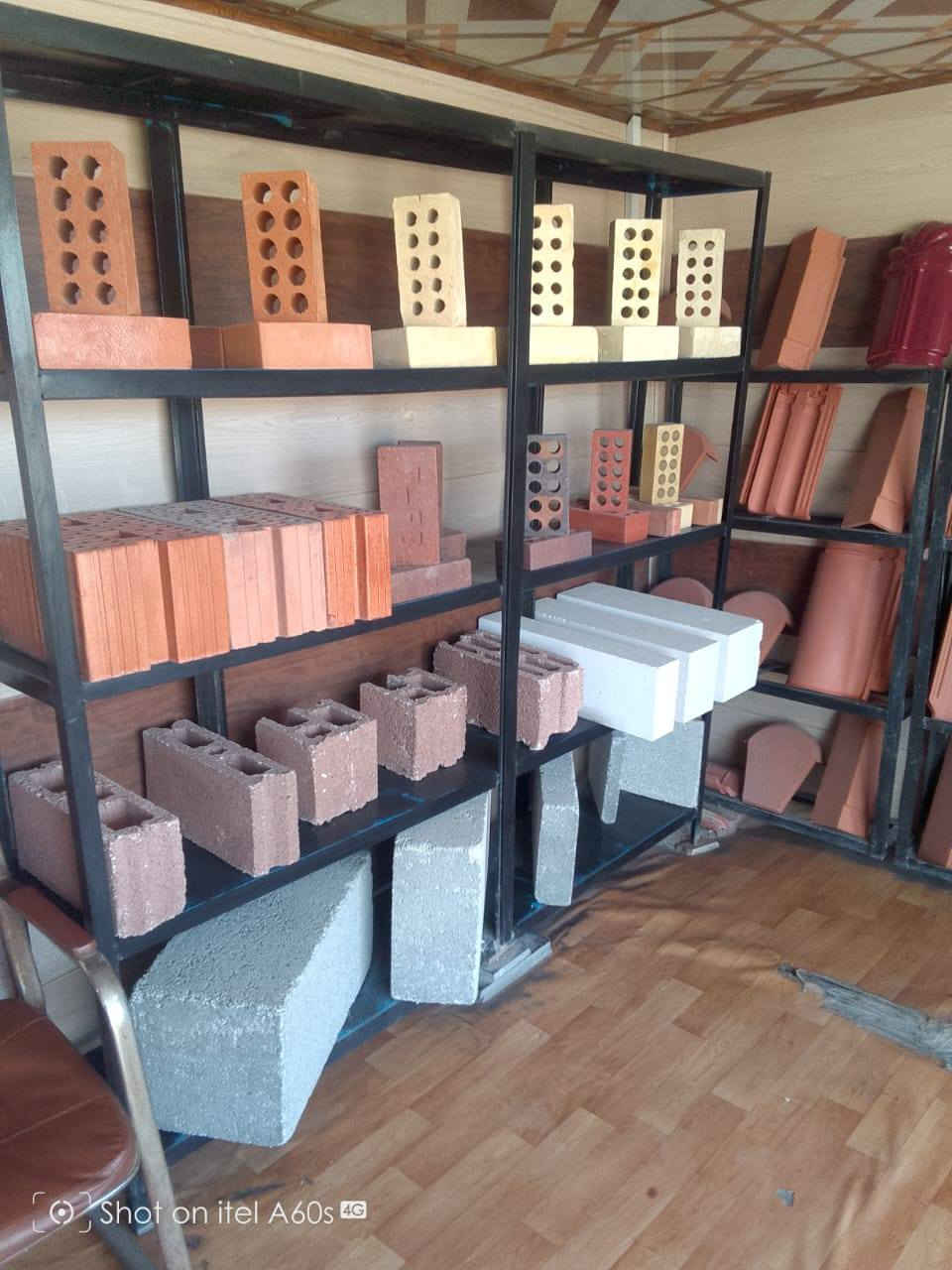 طابوق معمل اسو سعر الف طابوقه 300الف 

طابوق معمل الهلال سعر الف طابوقه  290 الف

بلوك معمل الهلال قياس 20×20×40 سعر القطع 2000 دينار

يوجد توصيل لجميع المحافظات العراق 🇮🇶

عنوننا بغداد 

***********  قسم المبيعات
