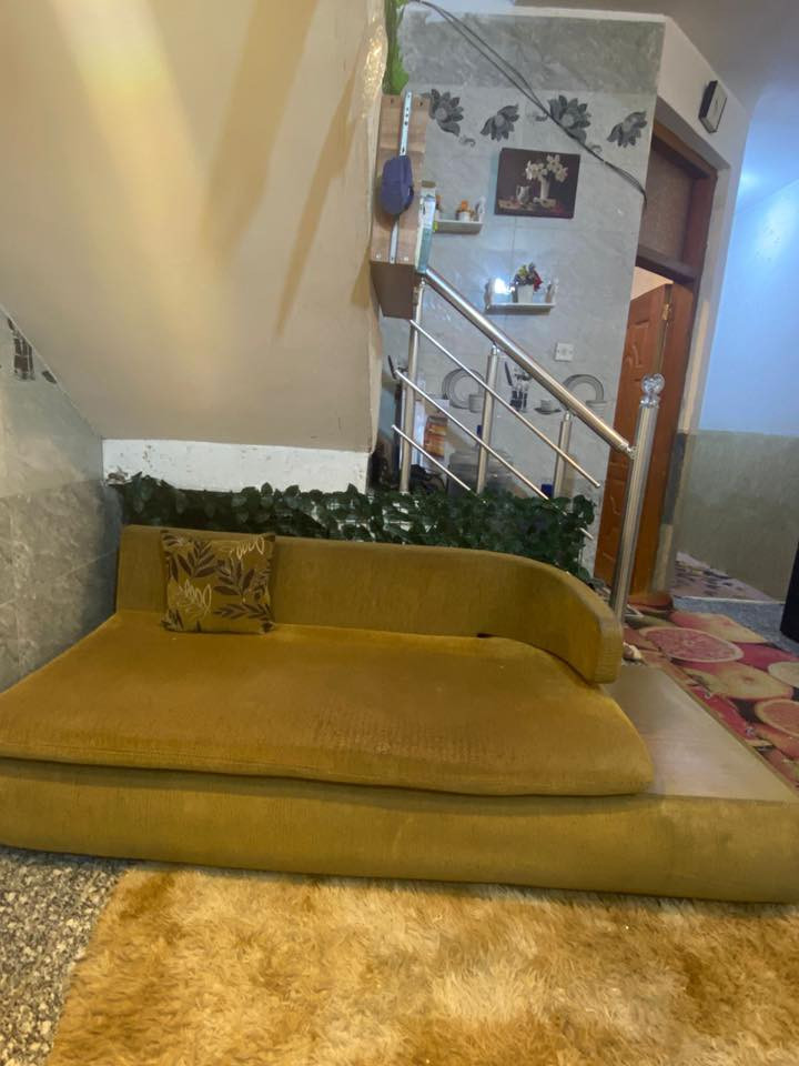 قنفه ثلاثيه مع طبله. وسطيه مكاني بغداد الغزاليه. السعر ٦٠الف
للتواصل على الرقم 
***********
