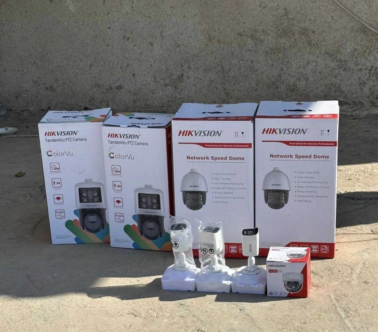 الحمدلله احد اعمال شركتنا تامين موقع بحيرات اسماك مساحة  300 دونم ب4 كامرات ptz  متحركات ليلي نهاري ملون و4 كامرات زاوية180 درجة وربط منضومة شاحن مع بطارية100امبير للمحافضه على استمرار التسجيل وربطها جميعا على الهاتف 🛜🗼

مستعدون لكافة اعمال الكاميرات والمشاريع الكبيرة 
*********** واتساب في حال عدم الرد ☎️
