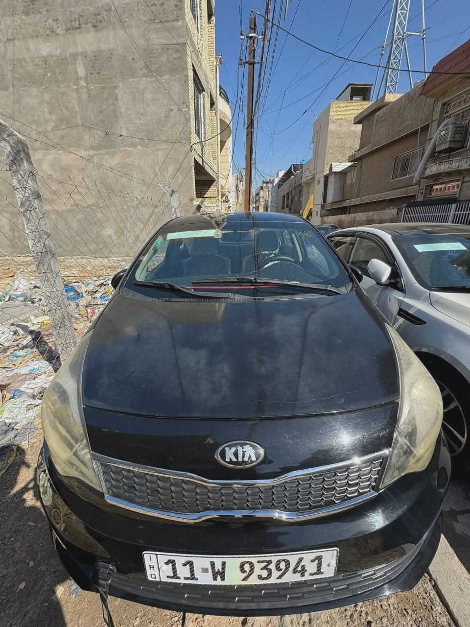 اسلام عليكم ورحمه الله
كيا ريو موديل 13 خليجي 
لو اسود بيها باردات فقط السياره حلوه ومرتبه 
كير ومكينه 1600 دوش فول نشطه 
عليه ادامه نوزلات وبلكات فيت بم عبوه تخم استيرن شاشه اصليه ولسياره ناعمه وحلوه رقمه بغداد مشروع وطني سنوره وهسه جديده ولوحات جدد والسياره موجوه بغداد السعر 85 وبيه مجال ورقمي 
***********

