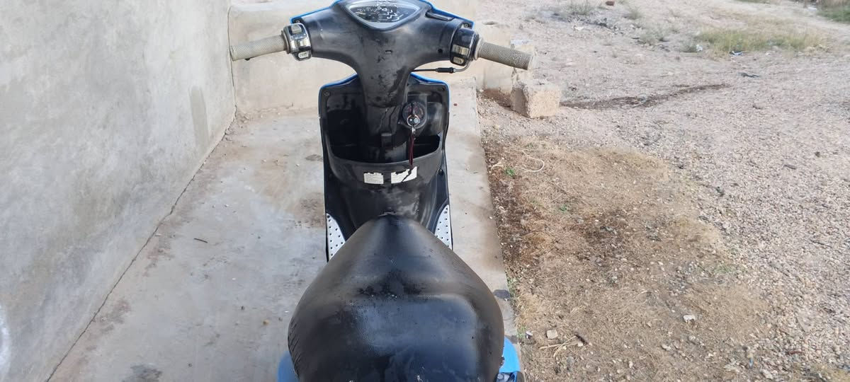 بيع او مراوس بعدله
بوشه 49 مكينه خرسه مبدل بيها ولفات فقططط يعني بعدهي عليه وضع البلادي شغاله هندر وسلف 
اريدها ب 575
رقمي/***********
