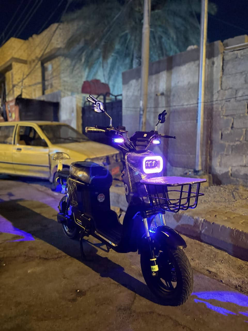 دراجه شحن🔋⚡ نوعR8 للبيع موديل 2025 من مصنع ونلي الأصلي دراجه كله شرط فول مواصفات لايت عالي وناصي إشارات يمين يسار نظام P منفذ USB للشحن موبايل تايرات جديد✅ دبلات رياضي نظامR بك رجوع للخلف بريكات دسك رياضي دراجه جديدة برغي🔩 ما مفتوح بي بلوتوثMB3 بلادي بطاريات🔋عدد 5 دبل سرعه بالشاشه 110 حقيقي 80 دراجه جديدة مستعمل شهرين سعر525 وبي مجال للطيبين مكاني كربلاء للستفسار ***********
