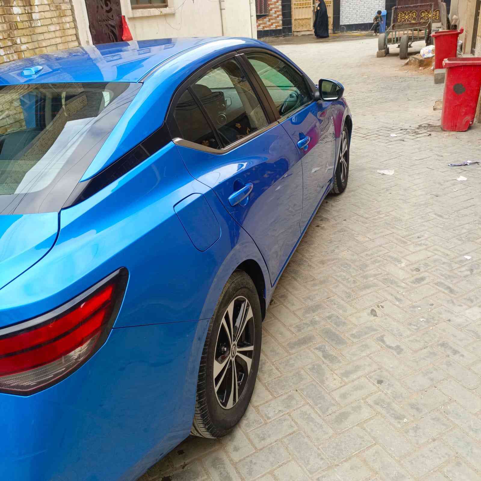 السلام عليكم نيسان سنتر موديل ٢١ فول عده الفتحه كل التفاصيل والصور اضحه كدامك بيها جاملغ بارد ب العراق الايسر 
السعر 125وبيها مجال قليل المكان بغداد الجديده رقم اربيل تريد تحول تريد وكاله 
رقم الهاتف ***********
