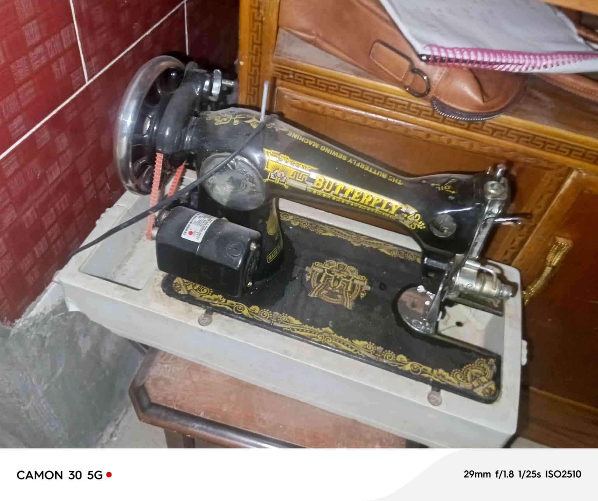 سرير نفر ملكي حطاطة عدد 2الواحد 70
ثلاجة حجم كبير 250
مكنسة 50
مكينه 50 بيهن مجال
العنوان حي العسكري ***********
