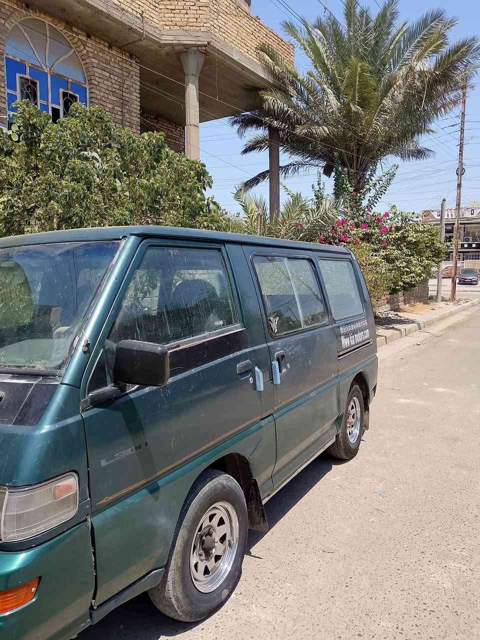سلام عليكم ميسوبيشي للبيع رقم بغداد انكليزي محرك بانزين 4 محرك كير اكسل كفاله تخم تاير داخل نضيف كهربائيات شغاله ستوها  طالعا من الفرن عنوان بغداد ***********
