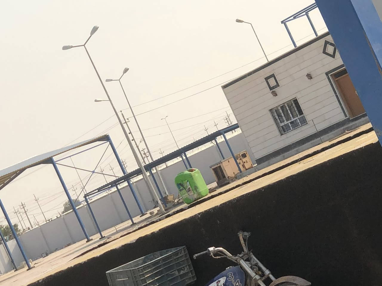 لعمل سقائف الكيسبان ☂️☂️
وجميع انواع السقائف   المنيوم. وخشب  كيربي..سندويج بنل ..مظلات تغليف زجاجي ...لدينا افضل🕺🕺 العروض للقطاع العام والقطاع الخاص للمساحات الكبيرة ...اعمالنا في جميع أنحاء البصرة من الفاو إلى الكرنة المدينة 
للاستفسار اكثر اتصلو بنا أو مراسلتنا على الرقم الخاص للصفحة 
***********📞📞
الحديد 2ملم 
كيسبان 0/5
ص
