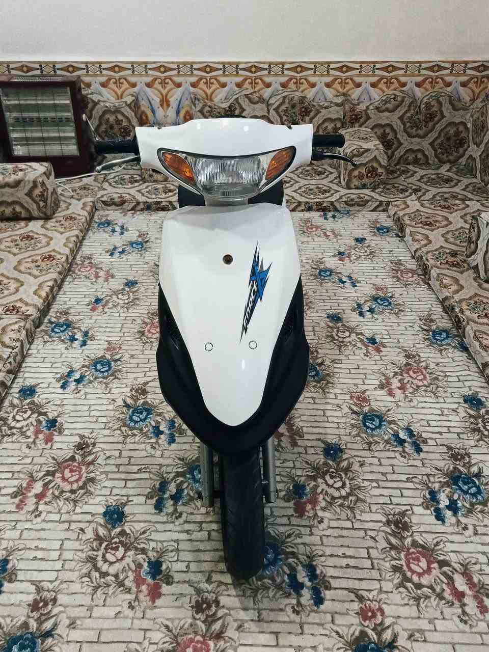 للبيع محتاج ومستعجل عل بيع دراجه مال جناي ماكس قجمه ياباني شغاله وجاهزه من كلشي ‌
‌
‌‌سلف هندر اشاير كلوب رماش قفل اكسن قفل جنطه شلعه ومعدل ونعومه بعدهي كارتون 1/1 نقص فقط باتري الشراي يتصل ويدلل مكاني ناصريه مركز *********** يوجد واتساب
