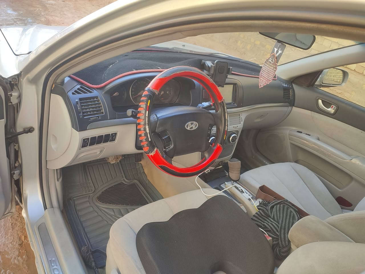 اخوان مكلف بنشر 
سوناتا موديل 2006 رقم دولي مثنى محرك اربعه فول خليجي حساسين المرغوب مكفولة من الضربه القويه والصبغ جاهزه من جميع النواحي  حداديه تخم تاير  السعر 90وبيهه مجال قليل مكاني نجف *********** رقم راعيهه بسمه السياره
