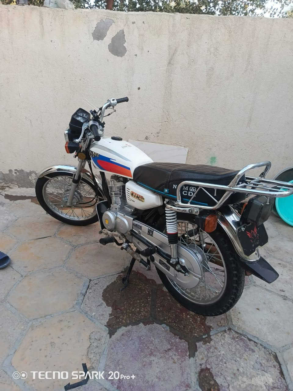 دراجه نامه امتياز لبيع
مديل 2023  ماامفتوحه
بس تفيلس 
الدراجه مكفوله مكينه وسرقه 
المكانه ناصريه مدينة الصدر
***********
