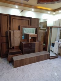 غرفة نوم 8 قطع  للبيع مع شد ونقل ودوشك سعر 450 للتواصل 07517122334