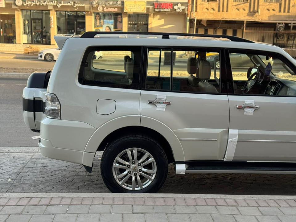 باجيرو حبتور مكفولة من الصبغ والبارد والحالوب 2020 رقم بغداد جديدة
باجيرو 2020  رقم بغداد بسمي هزة وسنوية 2031
حبتور فول
السيارة كلش جديدة مكفولة صبغ بارد بعدها بغراض الشركة سبير وعدة ممستعمل
علامات ذهبية 
دمام خلفي
فتحة سقف
كشنات راس الارنب
كشنات جلد وكهرباء
داير ايرباك
داخل صاج 
فول تحكم ستيرن
ويل حجم 18 
مكينه 6 سلندر 3800
شاشة كبيرة
حساس خلفي 
كامرة اصلية
بلوتوث
اشارة بالمري
كشنات 7 راكب
تبريد منفصل 3 قطع
لايتات زنون
زراك لايت
لد نهاري 
مري شفط 
ثلاجة
مكفولة صبغ بارد
مكاني بغداد
السعر مناسب للبيع  
***********
