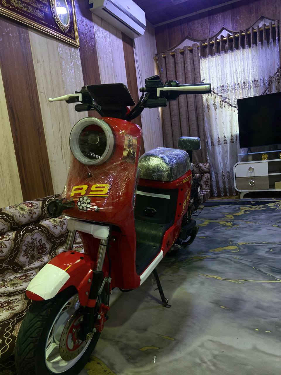 دراجة ار 9 للبيع حلوة ونضيفة كلشي مابيه ب350 مكاان زبير رقم 
*********** مستعجل
