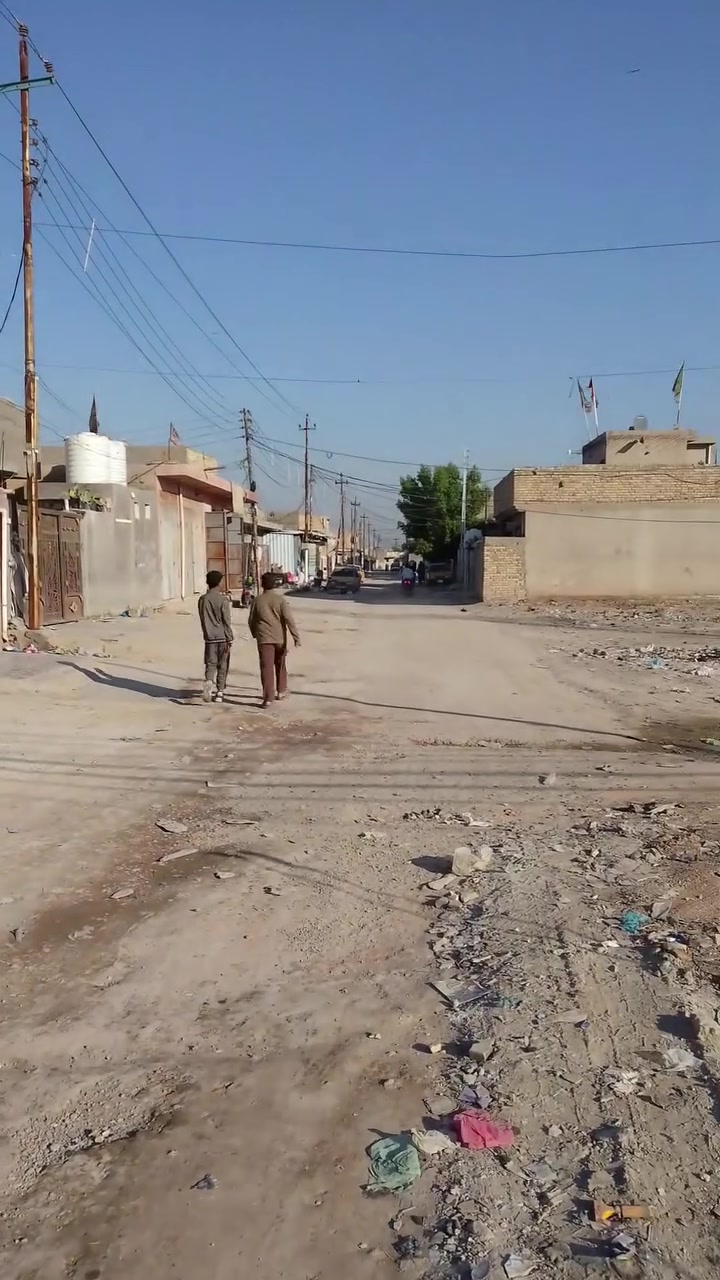 بيت للبيع مساحته ميتين متر واقع حال متين وثمانين غرفتين نوم صاله مطبخ استقبال صحياتت حديقه تلاثين متر  ومحل بغداد جسر ديالى منطقت الكرغوليه قرب مدرسه المسار بيت ركن
لاستفسار ***********

