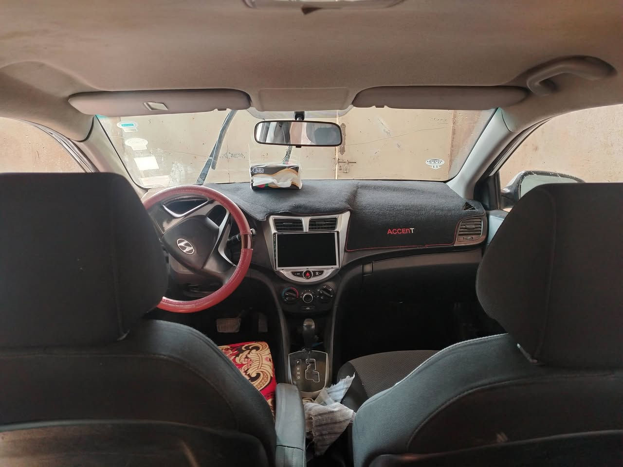 السلام عليكم مكلف بنشر سياره للبيع نوع هونداي اكسنت 2013 الرقم ذي قار خصوصي المكان البصره القرنه قضاء الصادق قرب مركز شرطه السعر 70 وبيهه مجال بصيط حك الجيه رقم صاحب السياره ***********
