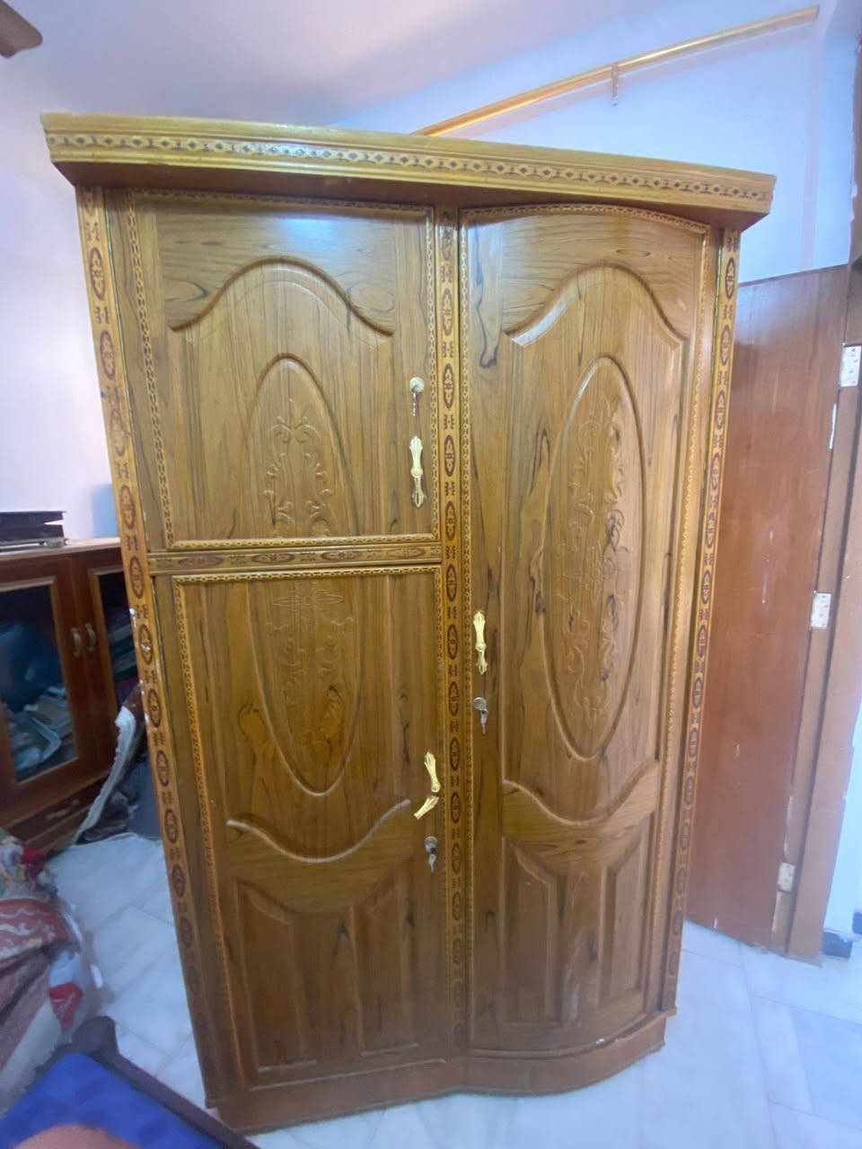 للبيع كنتور سعرا 120 جديد مكان بغداد بلديات ***********
