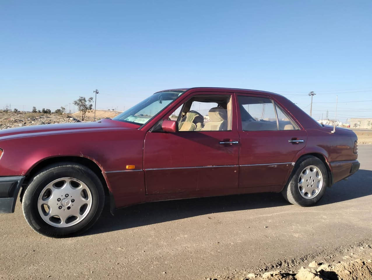 مداور وكالة. حاظر. سيارة مارسدس مكينه كير تبريد. تخم تاير. سيارة صبغ عام لجماليه تبريد. افحص. واطلع معدل. شاشة. سنوية. تاريخها. شهر 9.. 2025.يعني ساقطة. صالها 6اشهر. ماعليها غرامات ولا الف الشراي بي خير ويدلل مكانها ديوانيه مركز الاتصال ‏‪***********‬‏
