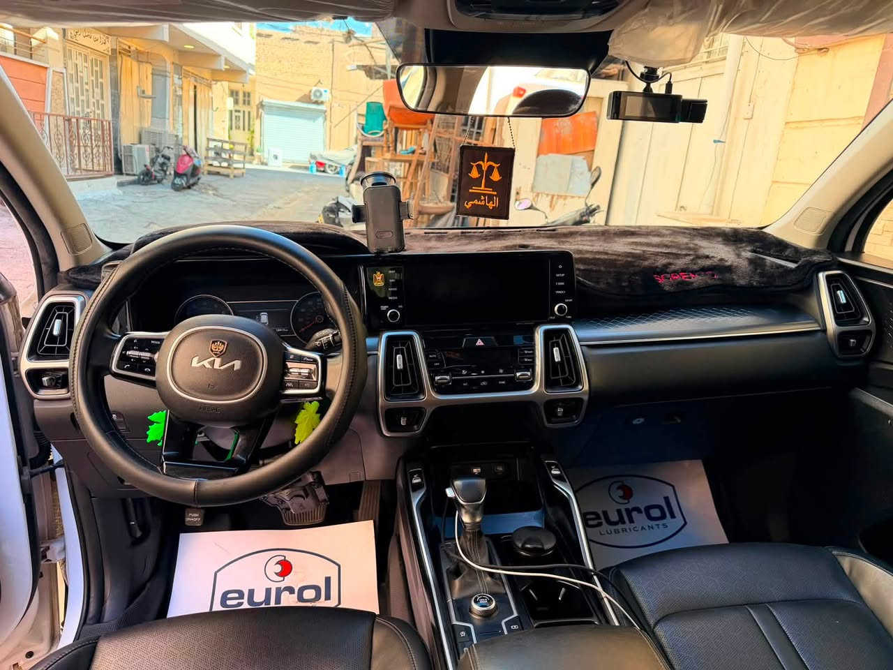 سورنتو EX موديل 2022
وارد امريكي ضررها موضح الضرر بالصور 
رقم بغداد
المواصفات
بانوراما 
محرك 2500 تنفس طبيعي
بصمة تشغل وابواب وتشغيل عن بعد
لایت 4 عدسات
شاشة كبيرة
كامرة خلفية
حساسات خلفية
7 راكب 
كشنات جلد
كشنات تدفئة
قيادة ذاتية
تحديد مسار
كروس كونترول
رادارات  امامية خلفية 
اربع وضعيات قيادة
تحكم ستيرن كامل
السيارة شادلهة تخم تاير جديد قبل شهر 
مكان السيارة بغداد 

اخوان الضرر جاملاغات امامية وبنيد بدون الغود وشواصي وبخة في الجاملغ الخلفي بدون ضرر السونار مرفق مع الصور 

***********
السعر 20 الف دولار 
اخوان السيارة جاهزة مابيهة اي نقص

