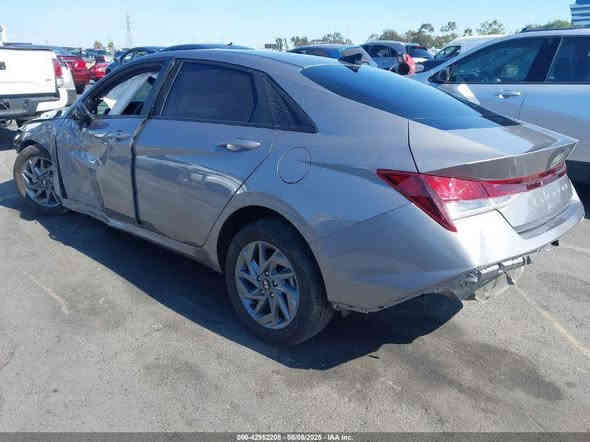 السلام عليكم 
للبيع فقط
هونداي النترا
موديل 2024
فول عدا الفتحه 
حادث واضح
كير مكينه كفاله
شاشه متصله 
لون سمنتي
السعر الى الميناء ( 82 ) ورقه 

للتواصل متوفر فقط ( اتصال + واتساب) 
***********
