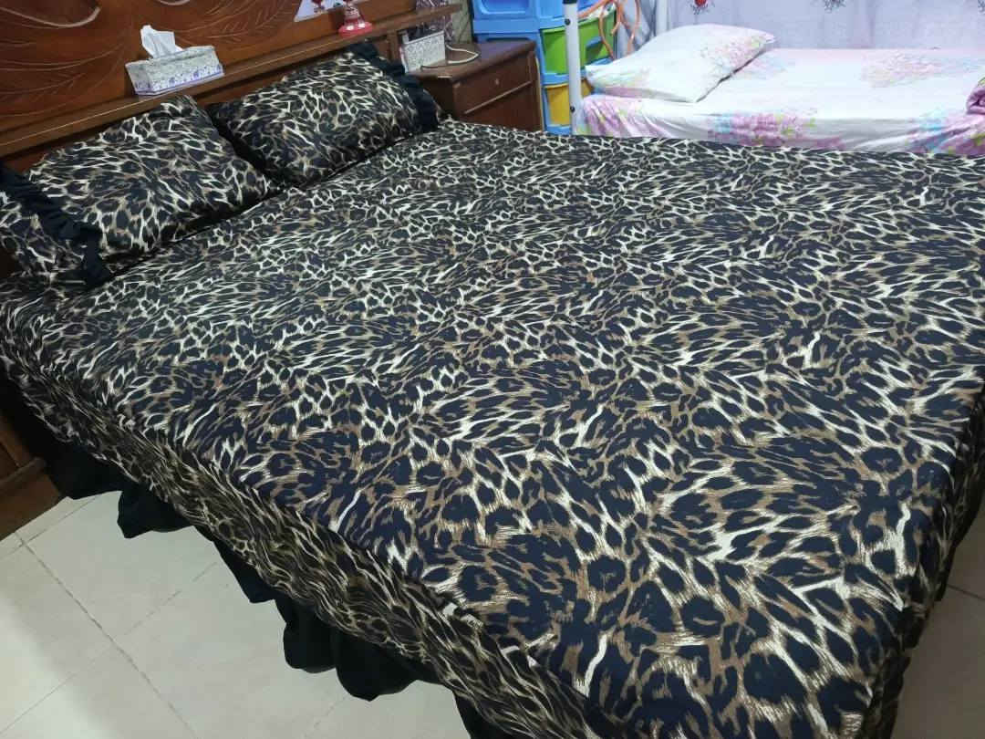 فرشه نفرين حسب طلب الزبونة
الاقماش اماراتي درجه اولى سعر الفرشه
نزله من جهتين ب15 
نزلة من 3 جهات ب18 
فرشه نفر نزله من جهتين ب10
جرجف نفر ب8
توصيل جميع المحافظات


**إذا كنت صاحب هذا الإعلان وتريد حذفه لأي سبب، رجاءا أرسل رسالة إلى الدعم الفني**