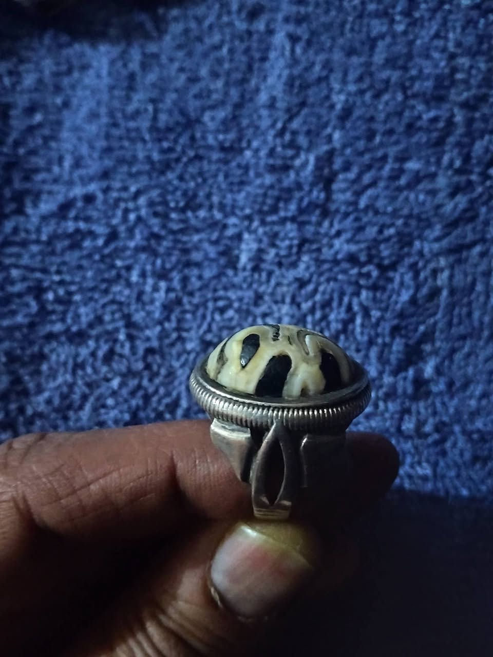 خواتم فضة
كل واحد وسعره 
الي يعجبك دزلي صورته وتدلل


**إذا كنت صاحب هذا الإعلان وتريد حذفه لأي سبب، رجاءا أرسل رسالة إلى الدعم الفني**