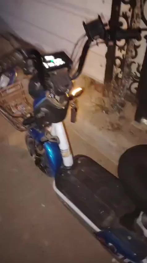 دراجه شحن حجم ١٤بطاريات ليثيوم صارلهن شهر من شديتهن الدراجه
السعر ١٧٥ مكاني شهداء البياع 
‏‪***********‬‏
