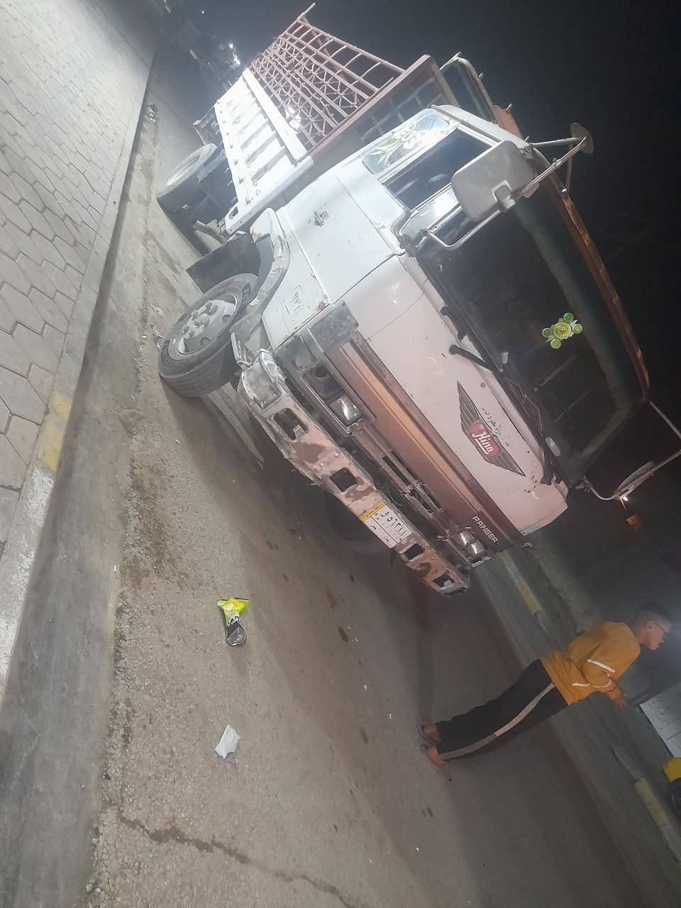 سلام عليكم  هينو البيع ***********
